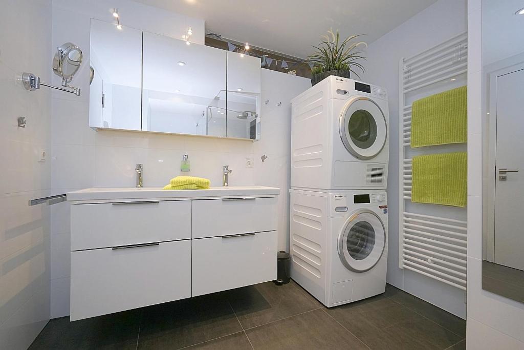 Traum Strandliebe Mit Meerblick, 3 Schlafzimmer, 2 Baeder Apartment Binz